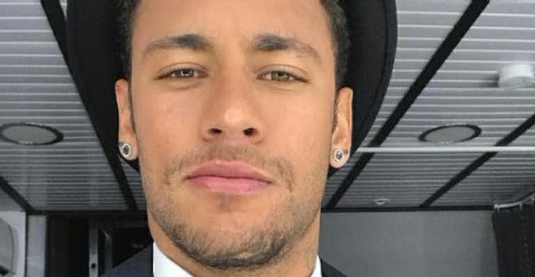 Careca, Neymar Jr. compartilha clique em estádio de futebol e se declara: ”Local que mais amo”