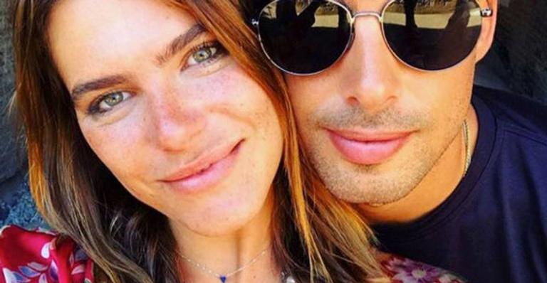 Cauã Reymond se declara para Mariana Goldfarb e encanta web: ”Lindos demais”