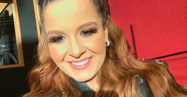Na Argentina, Maiara é flagrada pelo namorado, Fernando Zor, pescando: ”A roupa tá ok”
