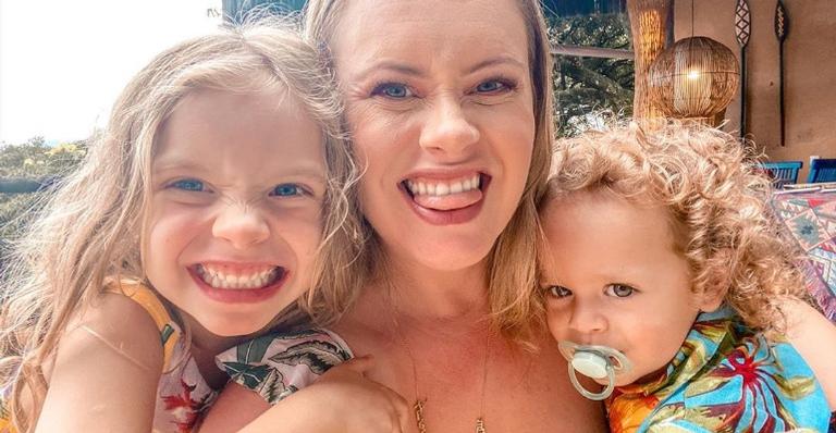 Mari Bridi, mulher de Rafael Cardoso, celebra ida dos filhos à escola: ”Idealizava esse momento’