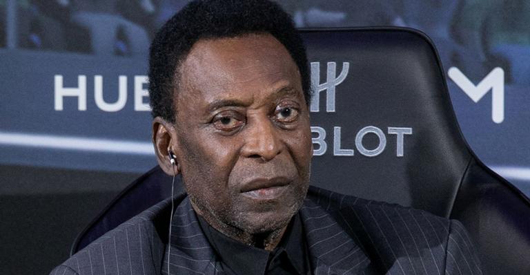 Pelé tranquiliza fãs após declaração do filho sobre estado de saúde: ”Eu estou bem”
