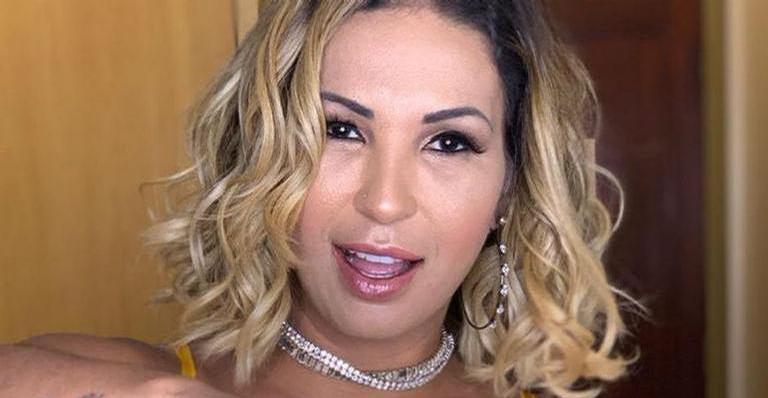 Sem sutiã, Valesca Popozuda ousa no decote e eleva a temperatura no Instagram