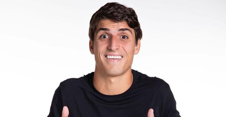 BBB20: Felipe fica pelado durante festa e web reage