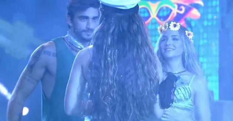 BBB20: Durante festa, Rafa realiza casamento entre Gabi e Guilherme