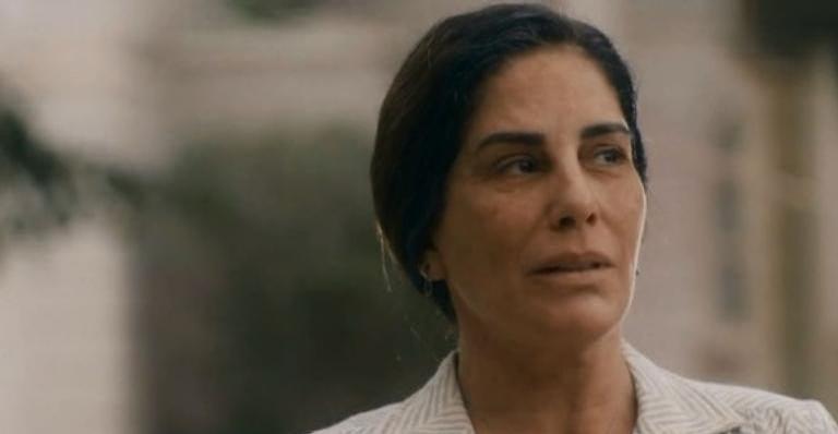 Dona Lola chora ao dar adeus para mais um filho em ‘Éramos Seis’