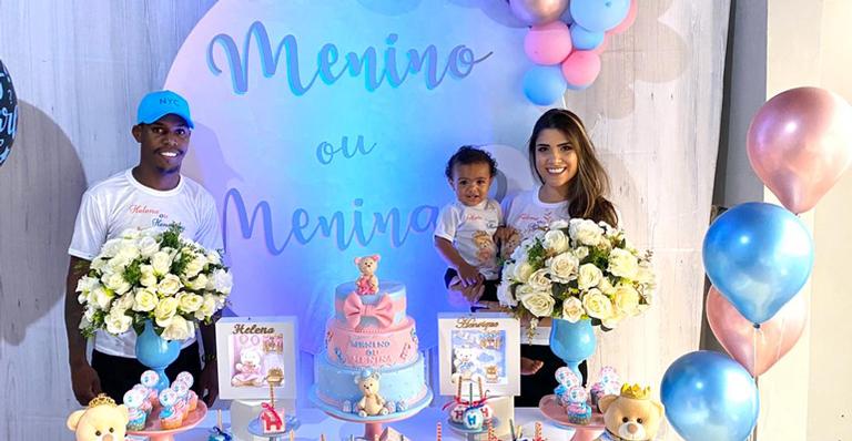 Mc Kekel e Sabrina fazem chá revelação e anunciam nome do segundo filho