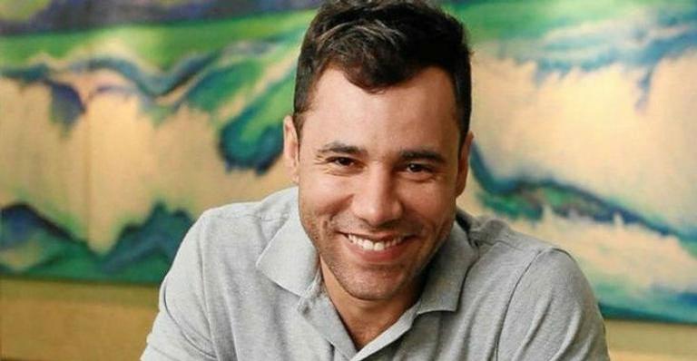 Rodrigo Sant’Anna surpreende internautas ao mostrar marido em declaração de amor