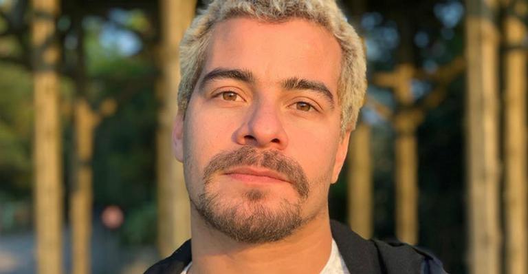 Thiago Martins é flagrado aos beijos com modelo no Rio