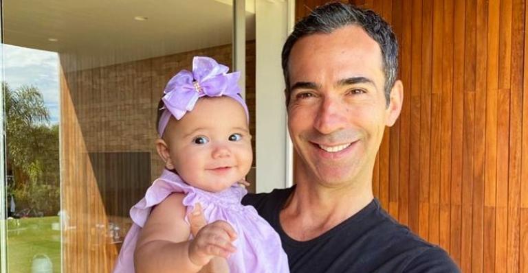 Cesar Tralli encanta seguidores com clique fofo de sua filha, Manuella