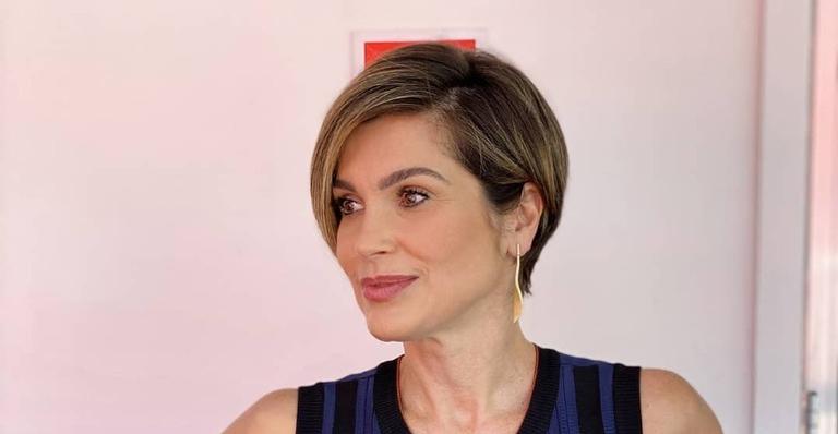 Flávia Alessandra arrasa em clique ao surgir com look despojado