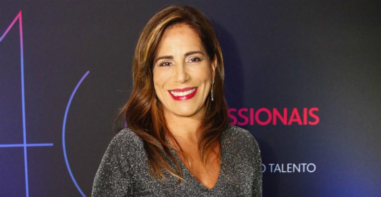 Glória Pires curte momento especial ao lado da família: ”Noite de som e amor”