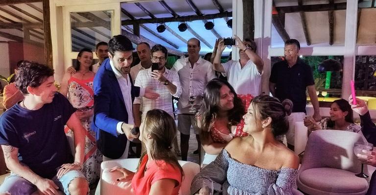 Thiago Arancam faz concerto exclusivo na Ilha de CARAS
