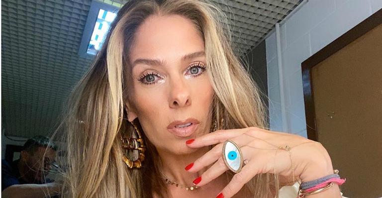 Adriane Galisteu relembra desfile de Carnaval: ”A experiência mais espetacular da minha vida”