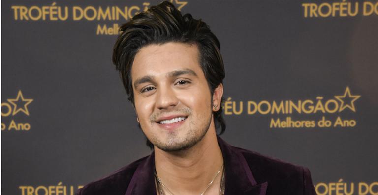 Luan Santana relembra desfile de Carnaval que participou em 2011 na Grande Rio
