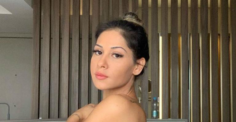 Mayra Cardi fala sobre estrias: ”Marcas de uma adolescente de 17 anos que engravidou”