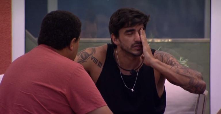 BBB 20: Guilherme cai no choro ao falar sobre distanciamento de Gabi: ”Ainda acha que tem coisa”