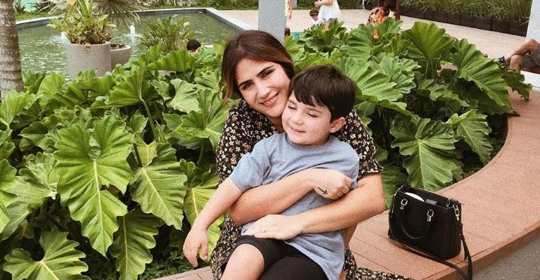 Jéssica Costa celebra aniversário do filho, neto do cantor sertanejo Leonardo, na escola