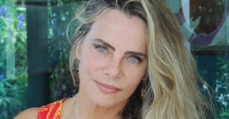 Aos 67 anos, Bruna Lombardi ostenta corpão e fãs elogiam: ”Deusa”