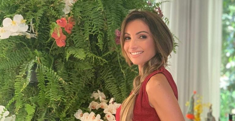 Patricia Poeta homenageia Ana Maria Braga com look de Carnaval