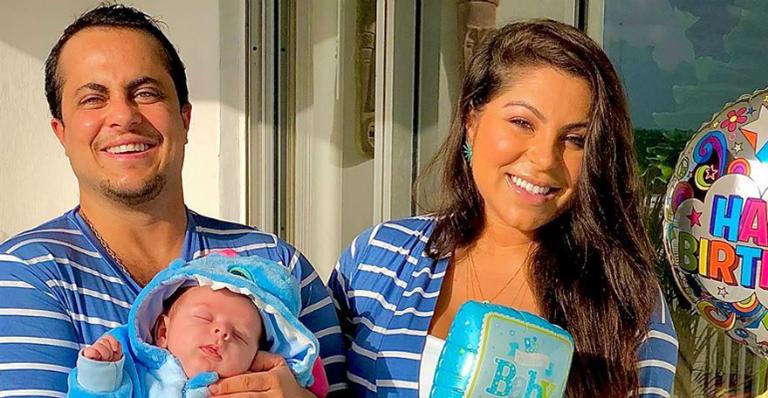 Andressa Ferreira encanta seguidores ao posar ao lado da família: ”Que amorzinho”