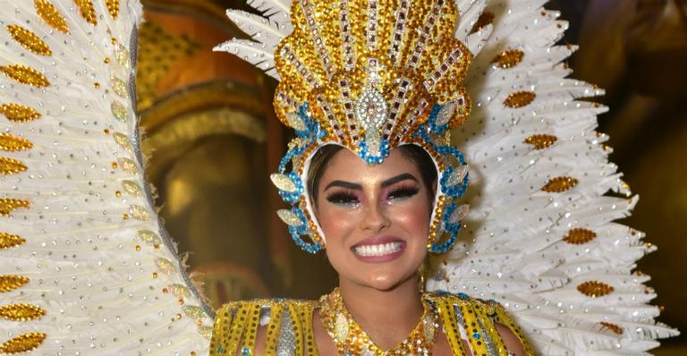 Munik Nunes mostra samba no pé em seu primeiro desfile como musa da Colorado do Brás