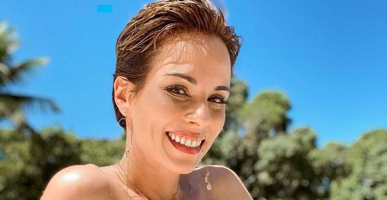 Ana Furtado surge com cabelão até a cintura e impressiona com visual: ”Que gata”
