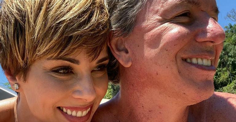 Boninho posa com Ana Furtado no Carnaval: ”Trabalhinho extra na folia”