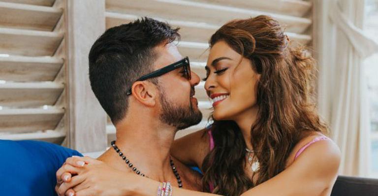 Em Noronha, Juliana Paes posa com o marido e recebe elogios dos fãs