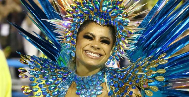 Lexa comenta sobre queda durante o Carnaval: ”Se cair, levante”