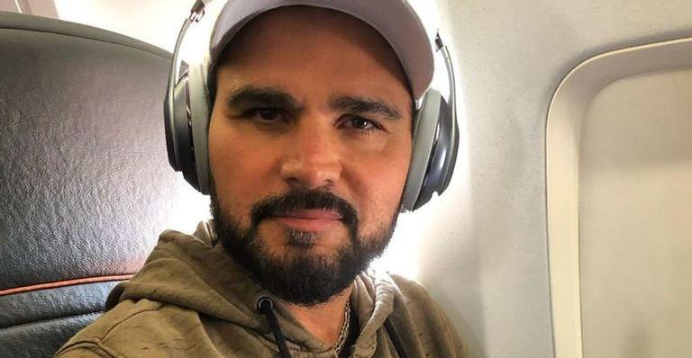 Filha de Luciano Camargo posa toda produzida na Itália e rouba a cena com beleza