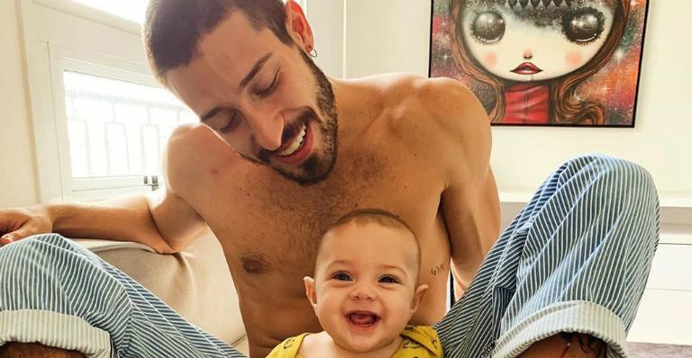 Ao lado do filho Valentin, Vinicius Martinez faz linda declaração à família: ”Tudo é perfeito”