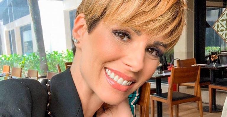 Ana Furtado posa com cachorrinha e encanta web: ”Acordou doida para passear”