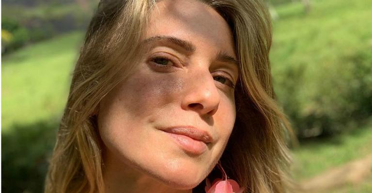 Aos 46 anos, Leticia Spiller faz ensaio sensual e recebe elogios de fãs: ”Bela e plena”