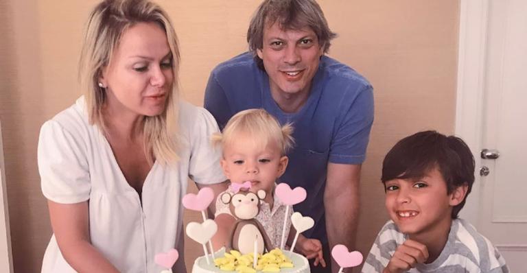 Eliana abre álbum de fotos das férias com a família e fãs elogiam: ”Lindos”