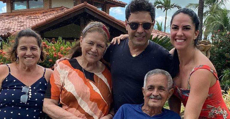 Graciele Lacerda compartilha cliques inéditos do Carnaval em família e agradece pela saúde do sogro