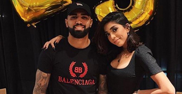 Irmã de Gabigol mostra detalhes da mansão do craque no Rio de Janeiro