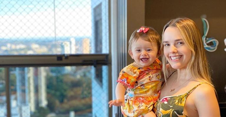 Thaeme Mariôto encanta seguidores ao relembrar clique de sua filha, Liz: ”Parece uma pintura”