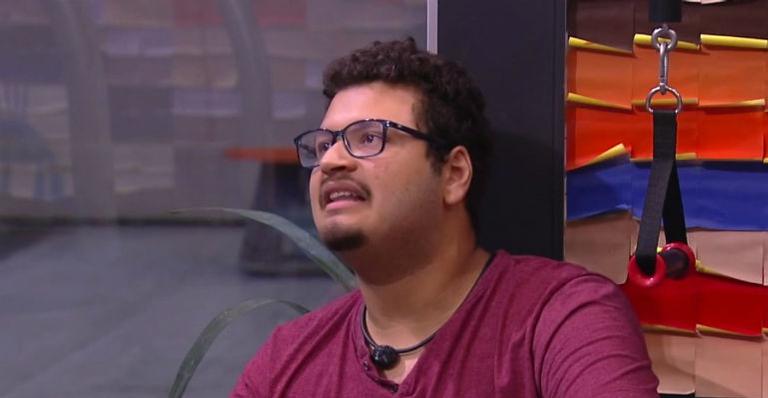 BBB20: Victor Hugo fala das mudanças na relação com Manu: ”Ela começou a me julgar”