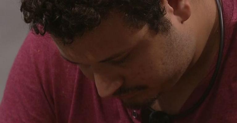 BBB20: Victor Hugo fala sobre casal: ”Às vezes me faz mal ficar com eles”