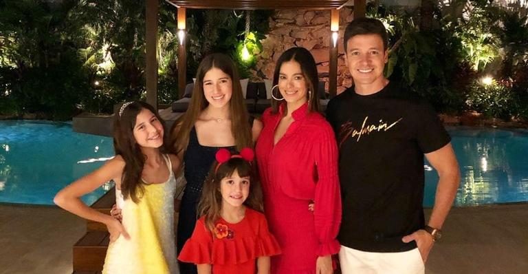 Rodrigo Faro diverte seguidores ao surgir dançando com a filha
