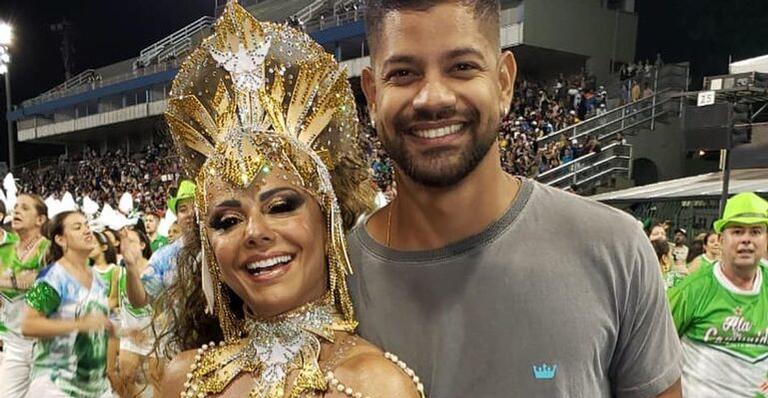 Namorado de Viviane Araújo surge em momento romântico com a famosa