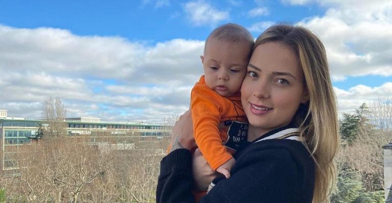 Carol Dantas encanta ao compartilhar clique fofo de Davi Lucca e Valentin: ”Tudo pra mim”