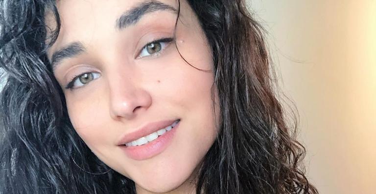 Débora Nascimento surge completamente nua e arranca suspiros da web: ”Perfeita!”