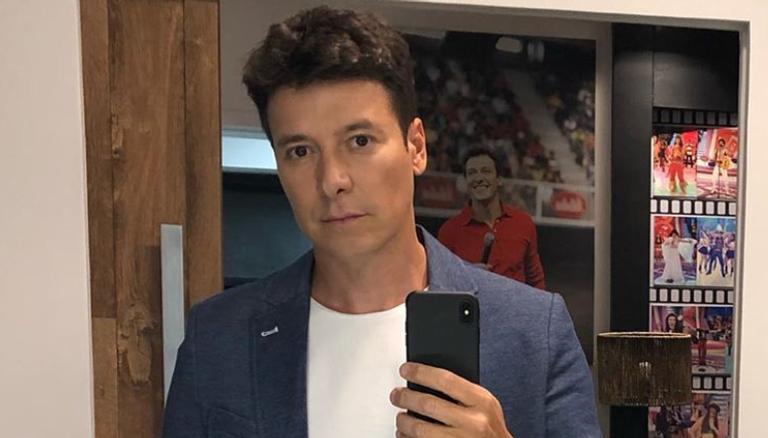 Fashionista? Rodrigo Faro exibe look do dia e dispara: ”Blogueirinho”