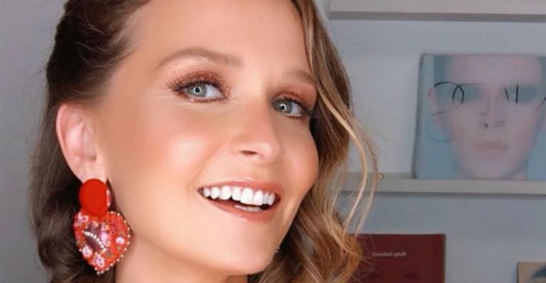Fernanda Rodrigues posa em campo de girassóis e seguidores se derretem: ”Só vejo flores”