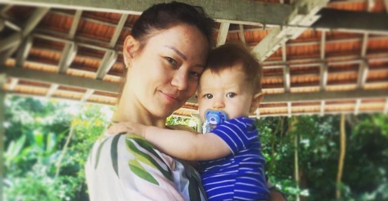 Geovanna Tominaga fala sobre primeira travessura do filho: ”Testa na mesinha de centro”