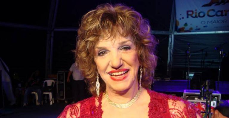 Morre aos 88 anos a cantora Adelaide Chiozzo