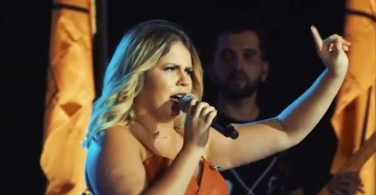 Marília Mendonça anuncia retorno aos shows e web vai à loucura: ”Vem com tudo”