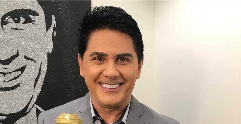 César Filho emociona ao relembrar foto do passado com Gugu Liberato