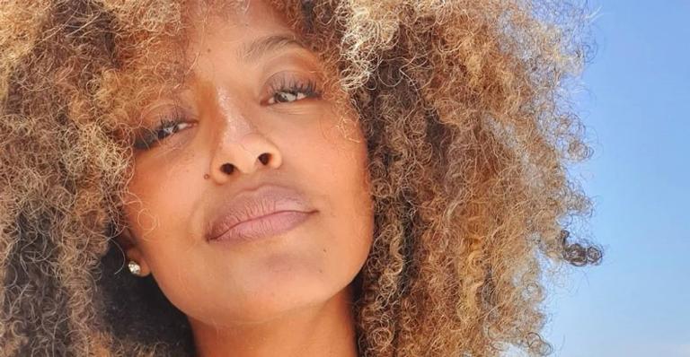 De biquíni, Sheron Menezzes relembra viagem ao Equador: ”Dias deliciosos e risos soltos”